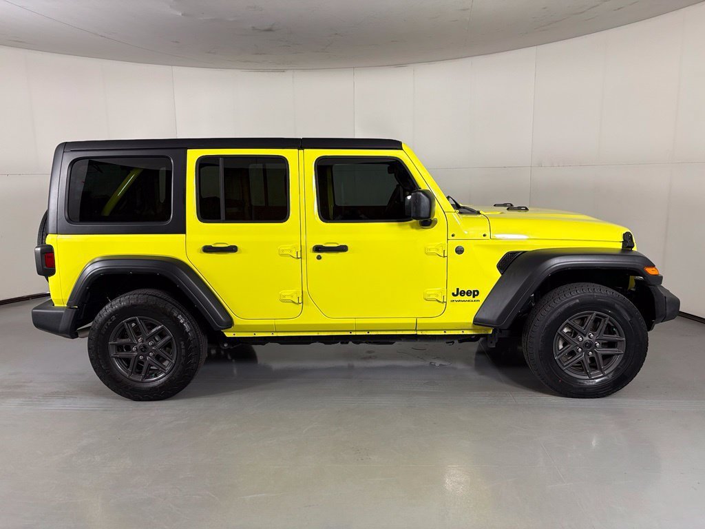 Used 2024 Jeep Wrangler Unlimited Sport AWD/4WD image 9