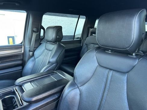 Used 2024 Jeep Wagoneer L Series II w/ Flexible Seating Group image 24