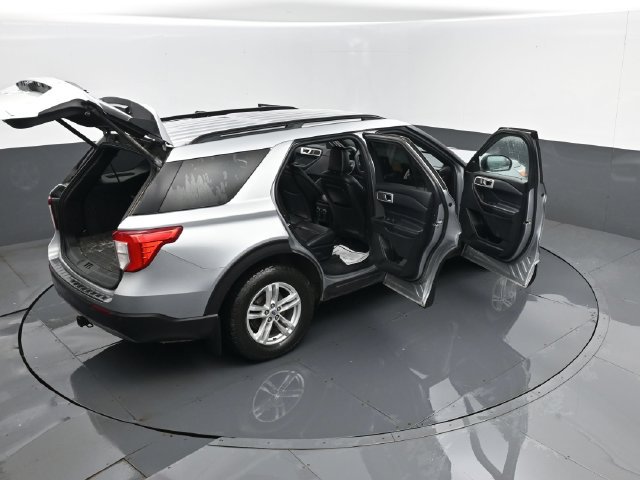 Used 2020 Ford Explorer XLT w/ Equipment Group 202A AWD/4WD image 28