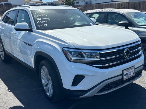 Used 2022 Volkswagen Atlas Cross Sport SE w/ Panoramic Sunroof Package FWD image 2