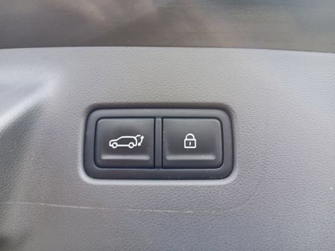 Used 2025 Hyundai Santa Fe SEL FWD image 9