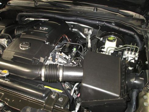 Used 2015 Nissan Frontier SV AWD/4WD image 35