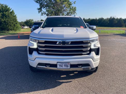Used 2023 Chevrolet Silverado 1500 High Country w/ High Country Premium Package AWD/4WD image 24