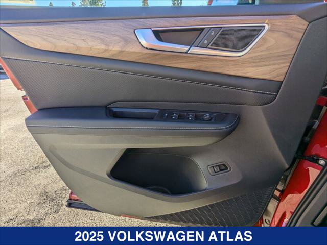 New 2025 Volkswagen Atlas SE AWD/4WD image 9