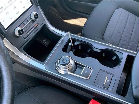 Used 2022 Ford Edge SE w/ Black Appearance Package image 16