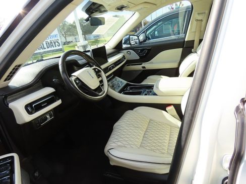 Used 2021 Lincoln Aviator Black Label Grand Touring w/ Class IV Trailer Tow Package image 26