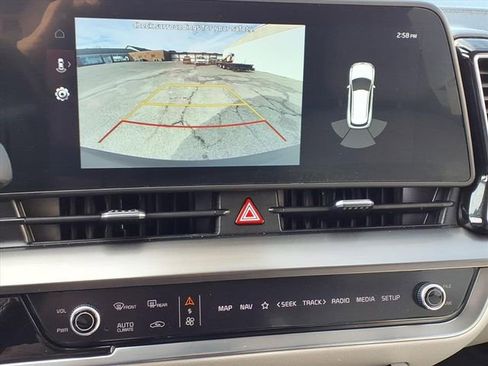 Used 2024 Kia Sportage EX image 21