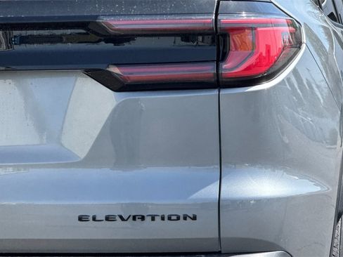 New 2025 GMC Acadia Elevation image 7