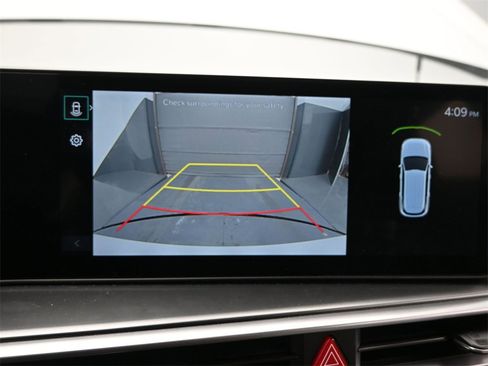 Certified 2025 Kia Sorento S image 30