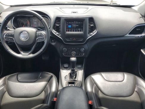 Used 2019 Jeep Cherokee Latitude Plus AWD/4WD image 6