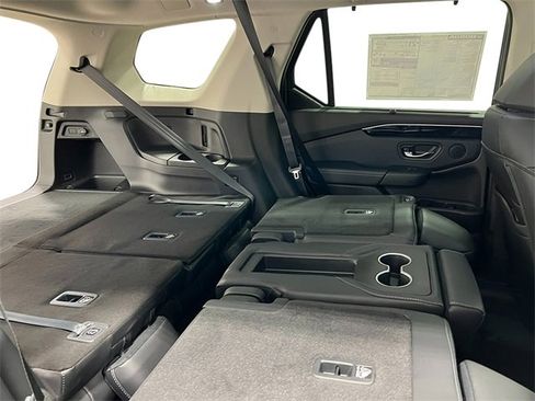 Used 2025 Honda Pilot EX-L image 36