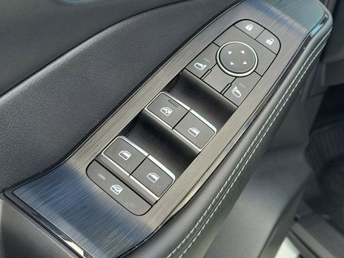 Used 2023 Nissan Rogue SL w/ SL Premium Package image 21