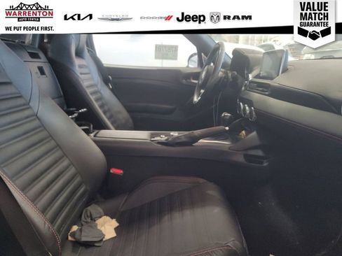 Used 2019 FIAT 124 Spider Abarth w/ Navigation & Sound Group RWD image 12
