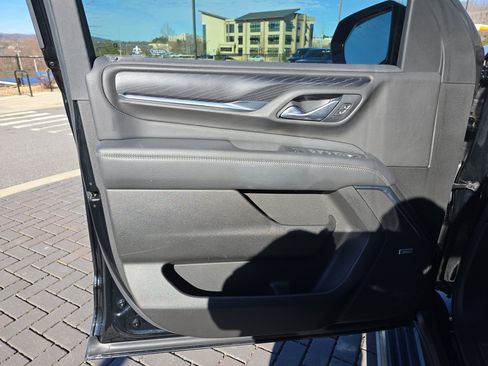 Used 2021 GMC Yukon Denali w/ Denali Premium Package image 20