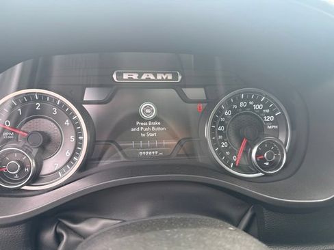 Used 2024 RAM 1500 Laramie AWD/4WD image 8