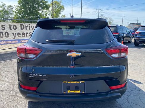 Used 2024 Chevrolet TrailBlazer LS w/ LS Convenience Package AWD/4WD image 3