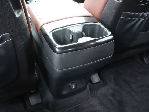 Used 2024 Kia Telluride EX w/ EX Captain's Chair Package image 43