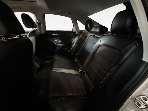 Used 2024 Volkswagen Jetta SE w/ Panoramic Sunroof Package FWD image 12