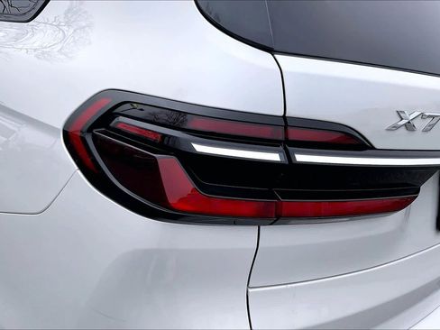 Used 2023 BMW X7 xDrive40i w/ Executive Package image 31