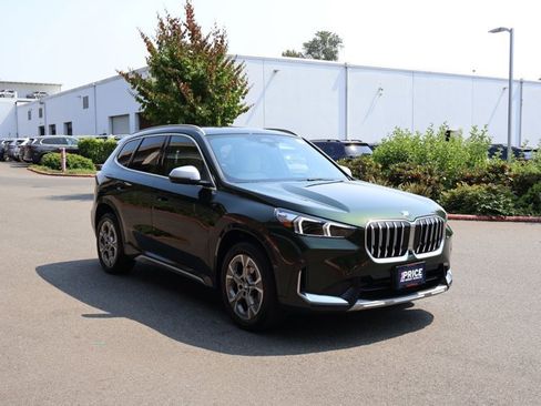 Used 2023 BMW X1 xDrive28i w/ Premium Package AWD/4WD image 4