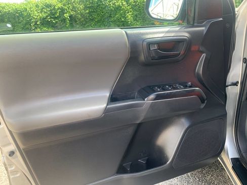 Used 2023 Toyota Tacoma SR AWD/4WD image 12