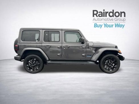 Used 2021 Jeep Wrangler Unlimited Sahara AWD/4WD image 16
