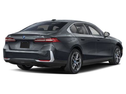 Used 2026 BMW i5 eDrive40 w/ Executive Package RWD image 2