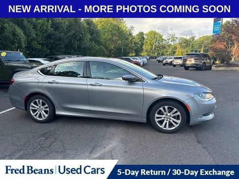 Used 2016 Chrysler 200 Limited w/ Anniversary Edition FWD image 2