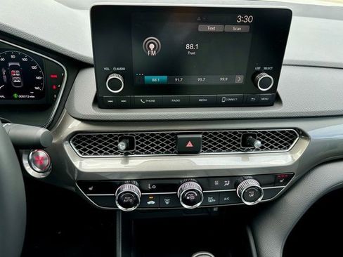 New 2025 Acura Integra image 15