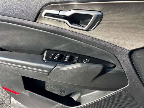 Used 2023 Kia Sportage X-Line w/ X-Line Premium Package AWD/4WD image 8