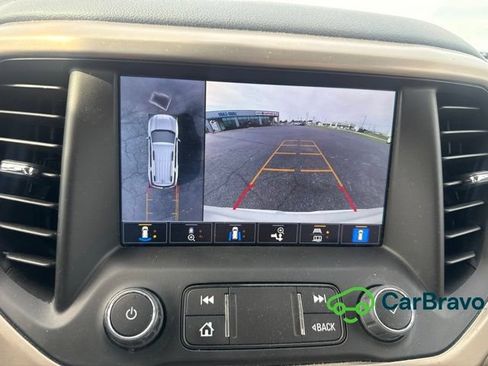 Used 2023 GMC Acadia Denali w/ Denali Technology Package FWD image 17
