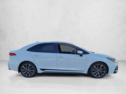 Used 2022 Toyota Corolla SE FWD image 4