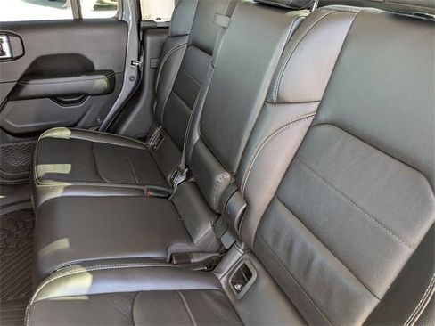 Used 2022 Jeep Gladiator Overland w/ Popular Equipment Package image 12