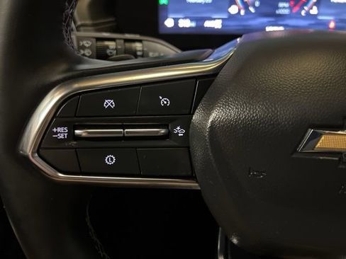 Used 2025 Chevrolet Traverse LT w/ Sun and Wheel Package image 38