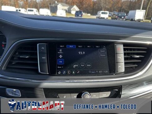 Used 2024 Buick Enclave Premium image 21