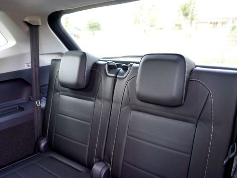 Used 2021 Volkswagen Tiguan SE w/ 3-Row Tiguan MDO Package image 28