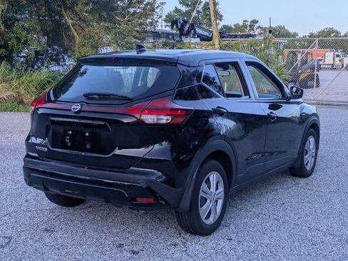 Used 2023 Nissan Kicks S FWD image 5