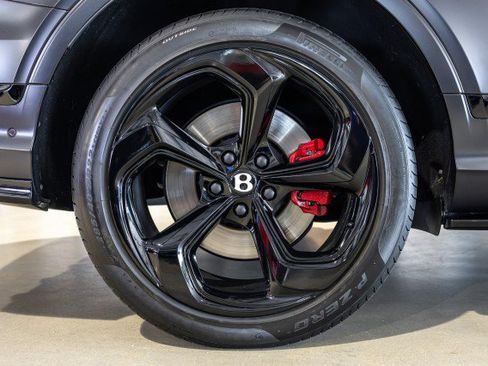 Used 2023 Bentley Bentayga AWD/4WD image 24