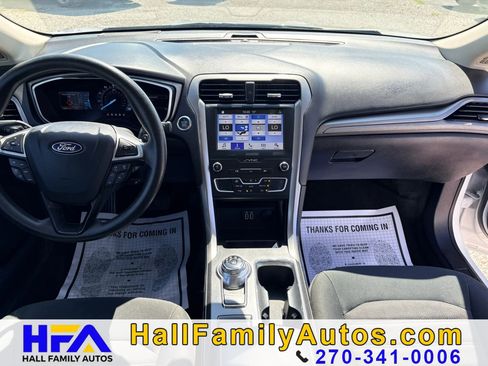 Used 2019 Ford Fusion SE FWD image 10