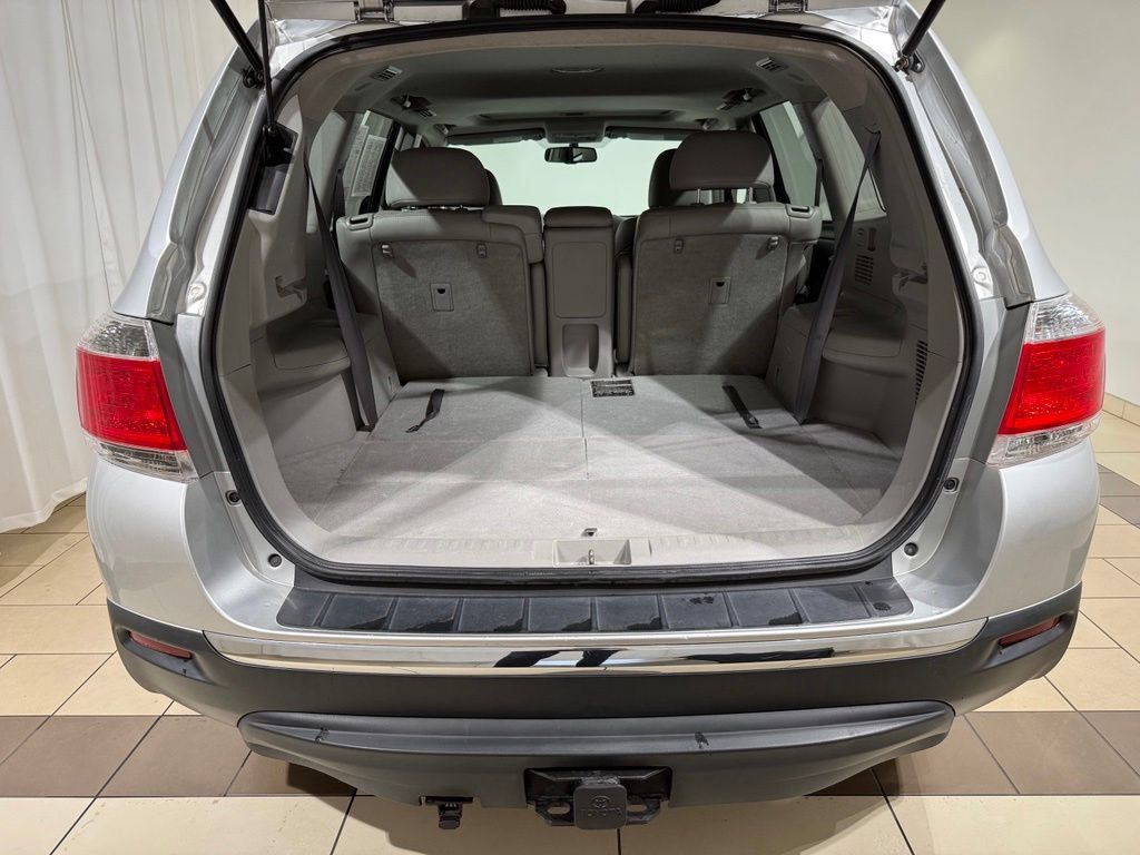 Used 2013 Toyota Highlander Limited AWD/4WD image 12