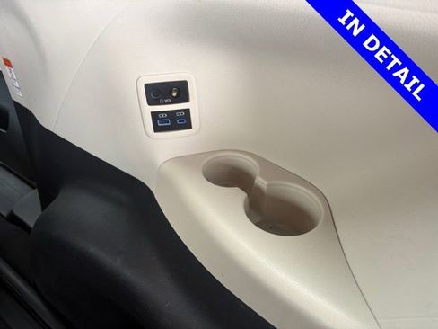 Used 2021 Toyota Sienna Platinum image 18