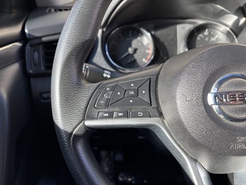 Used 2017 Nissan Rogue S image 21