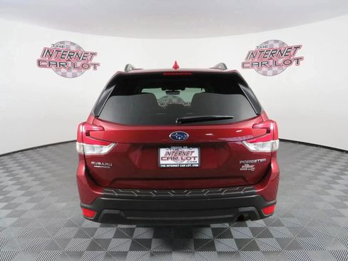 Used 2020 Subaru Forester Premium image 6