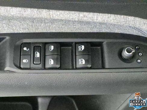 Used 2024 Jeep Compass Latitude AWD/4WD image 16