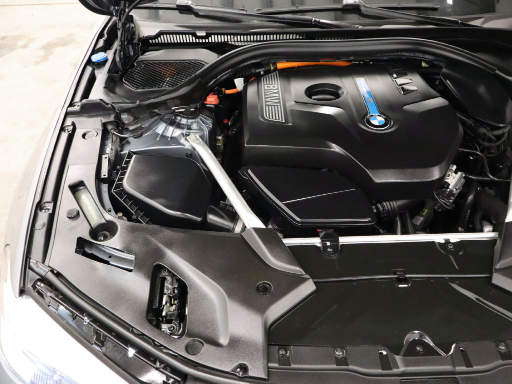 Used 2019 BMW 530e xDrive w/ Convenience Package AWD/4WD image 54