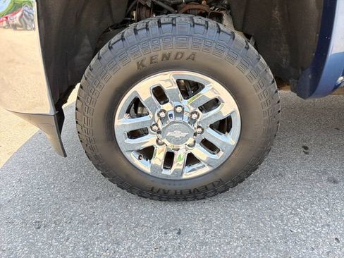Used 2017 Chevrolet Silverado 2500 LTZ AWD/4WD image 32