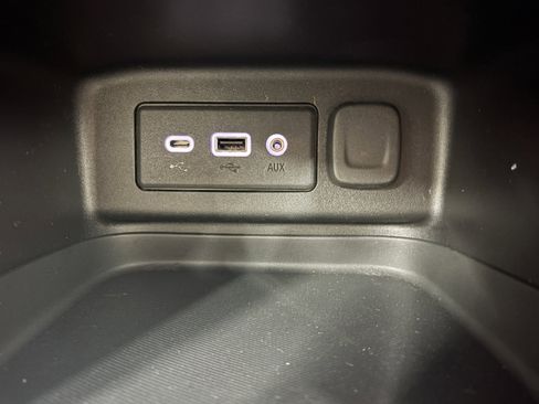 Used 2020 Chevrolet Equinox LS w/ LS Convenience Package image 19