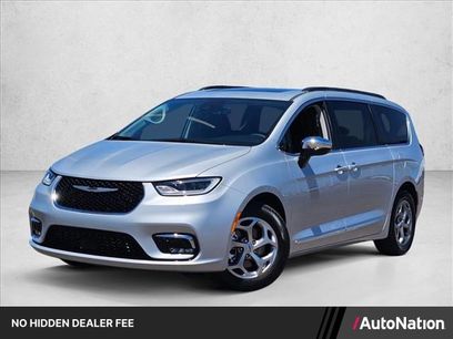 Used 2023 Chrysler Pacifica Limited