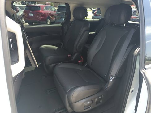 Used 2025 Kia Carnival SX Prestige FWD image 30