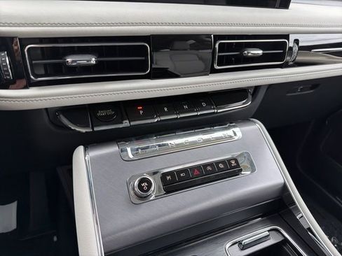 New 2026 Lincoln Aviator AWD image 19